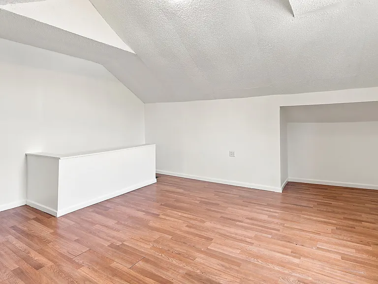 320 Hewitt St #2 — Photo 9