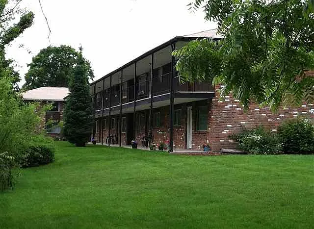 111 N Walnut Rd #8