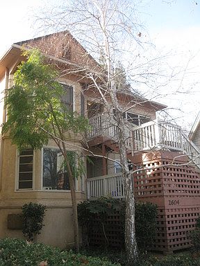 5th image of 2604 H St APT A