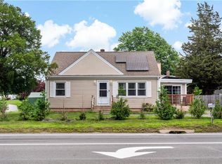 756 Metacom Ave, Bristol, RI 02809