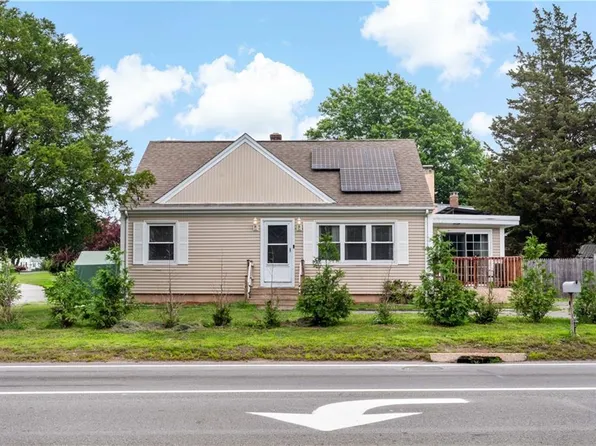 756 Metacom Ave, Bristol, RI 02809