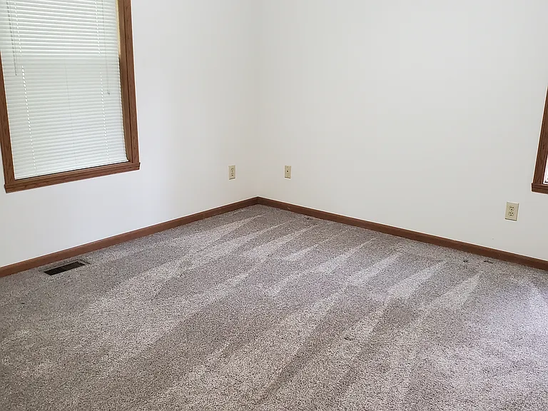 1124 N Forest View Dr S — Photo 4