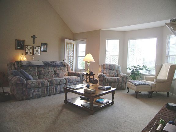 2nd image of 7044 Country Walk Dr