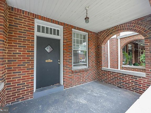 4th image of 230 Seneca St