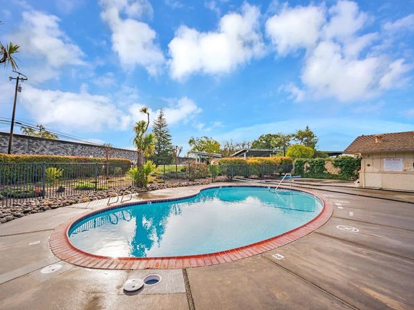 8133 C St, Windsor, CA 95492