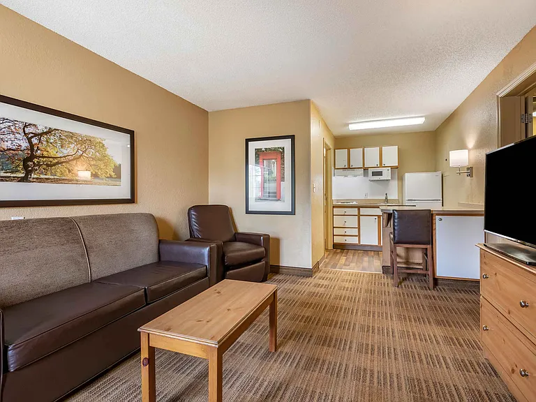 1 Bedroom Suite - 2 Full Beds