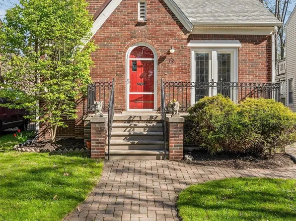 73 Amherst Rd, Pleasant Ridge, MI 48069