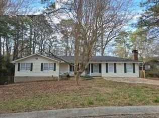 1900 Maxine Ln, Douglasville, GA 30135