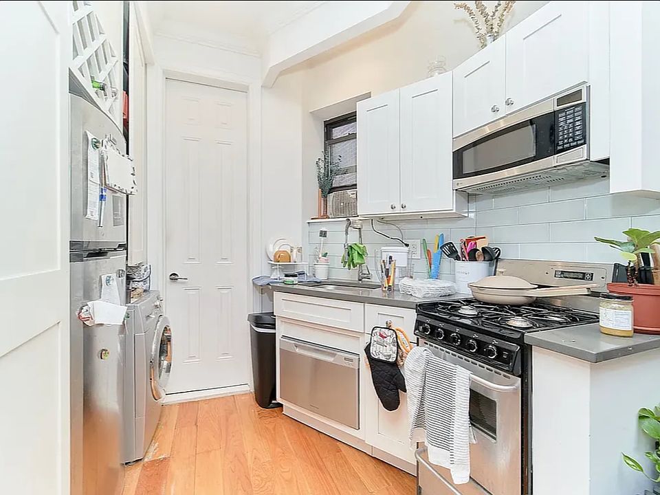 2nd image of 504 E 88th St #1G