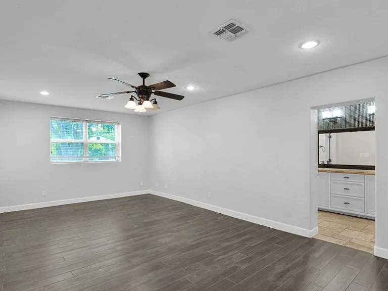 3229 E Clarendon Ave — Photo 12