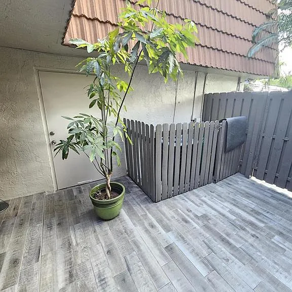 1412 SW 110th Way — Photo 11