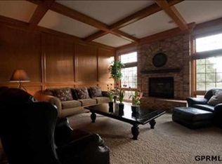 9429 Shamrock Rd, Omaha, NE 68114