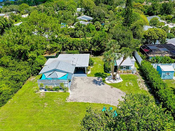 4th image of 810 Channel Acres Rd