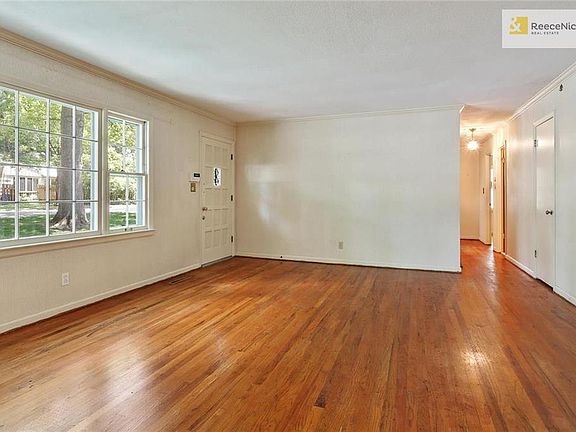 4th image of 9002 Western Hills Dr