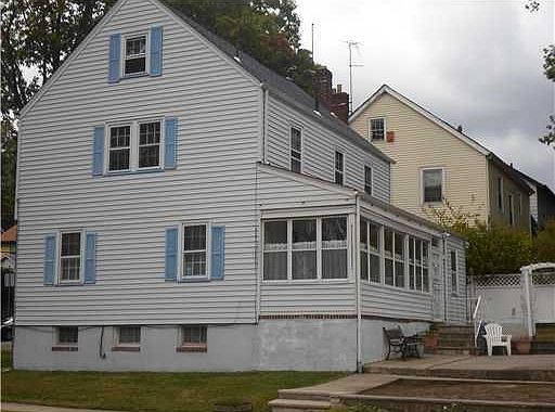 3rd image of 13 Woodbine Ave