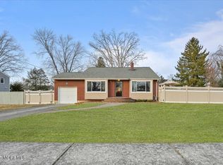 18 Rail Pl, Toms River, NJ