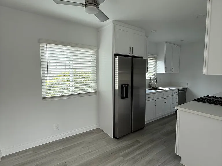 Villa Park Estates Apartments — Photo 22