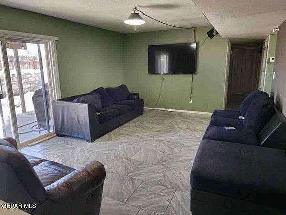 4th image of 5108 Seguin Ct