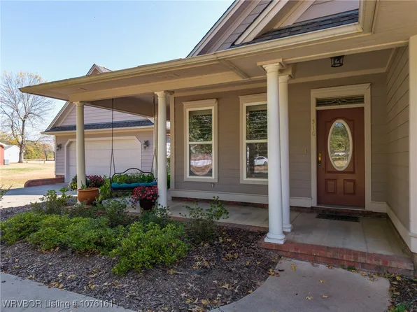 516 Bell Rd, Greenwood, AR 72936