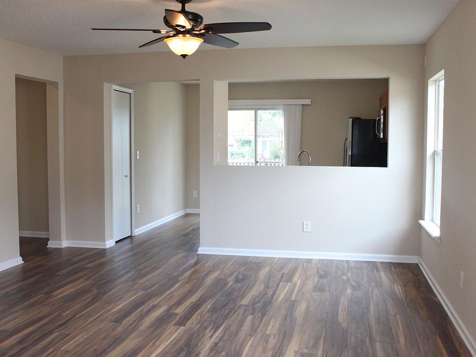 Entrance to Living Room