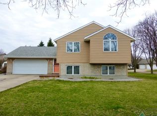 717 S Lakota Ave, Brandon, SD 57005