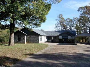2000 Vivian St, Mena, AR 71953