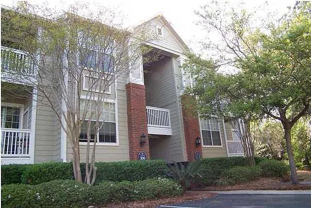 1600 Long Grove Dr #126
