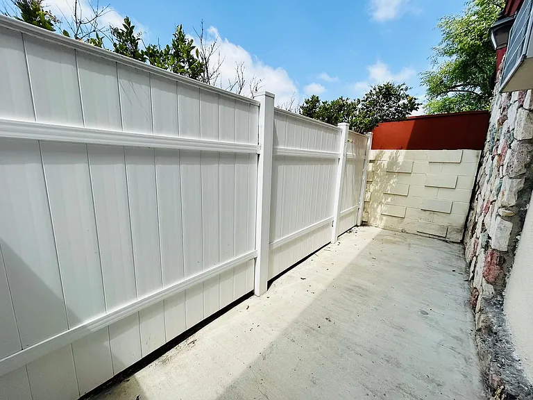 10860 Venice Blvd — Photo 17