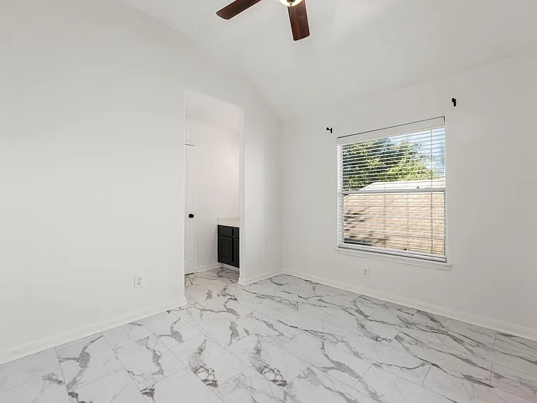 14910 Lake Woodbridge Ct — Photo 30