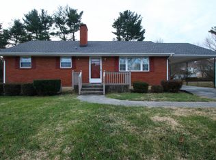 820 Yorkshire St, Salem, VA 24153