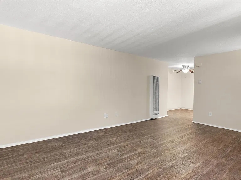 Waldorf Apartments- Riverside, CA — Photo 22