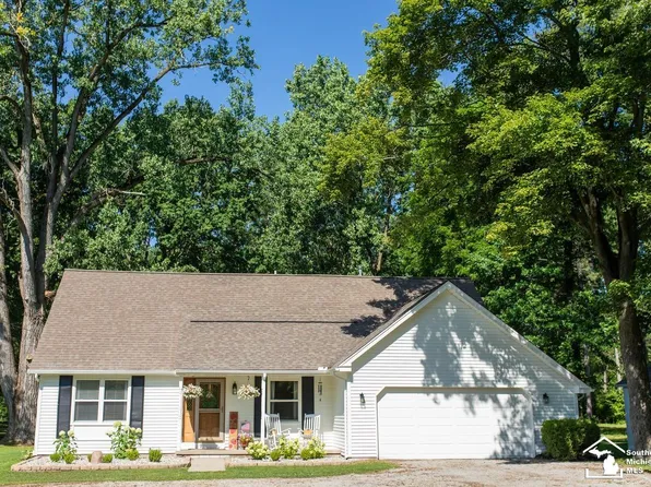 9099 Summerfield Rd, Temperance, MI 48182