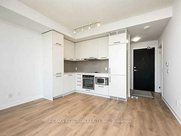 5th image of 87 Peter St #Penthouse 307