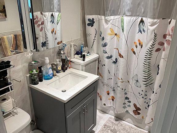 5th image of 25-36 42nd St #2UP