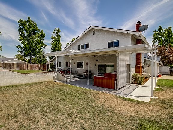 3rd image of 675 W Dalton Ct