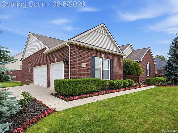 2nd image of 61328 Saddle Creek Dr