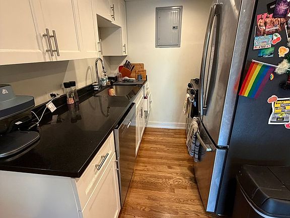 5th image of 652-54 W Roscoe Street Grn #652