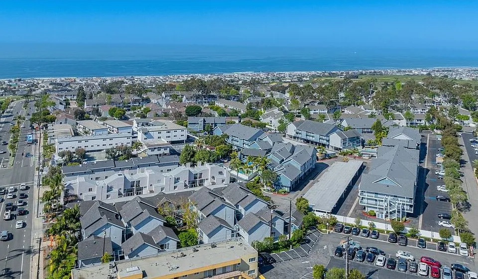 The Beach House Apartment Homes
