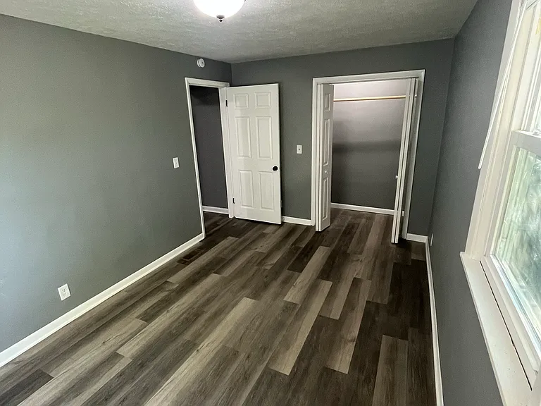 54 E 6th St — Photo 12