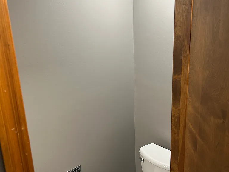 960 E 53rd St #1B — Photo 8