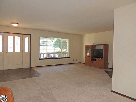 3rd image of 20441 Pine Mountain Dr