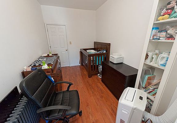 4th image of 2915 21st Ave #2R