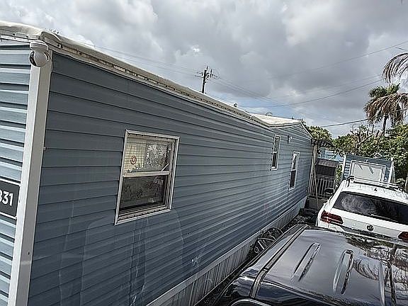 2nd image of 1831 Manor Ave