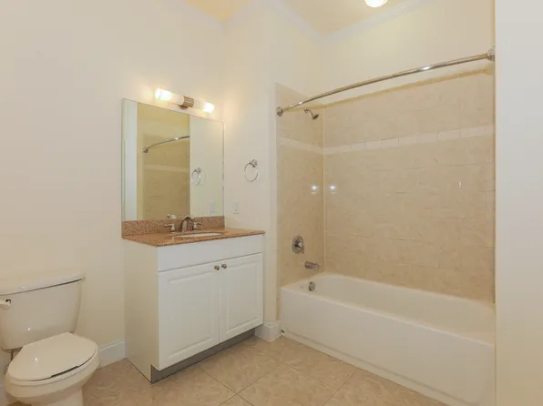 12 Main Street image 5 of 18