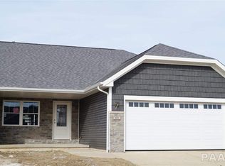 606 Simon St, Washington, IL 61571