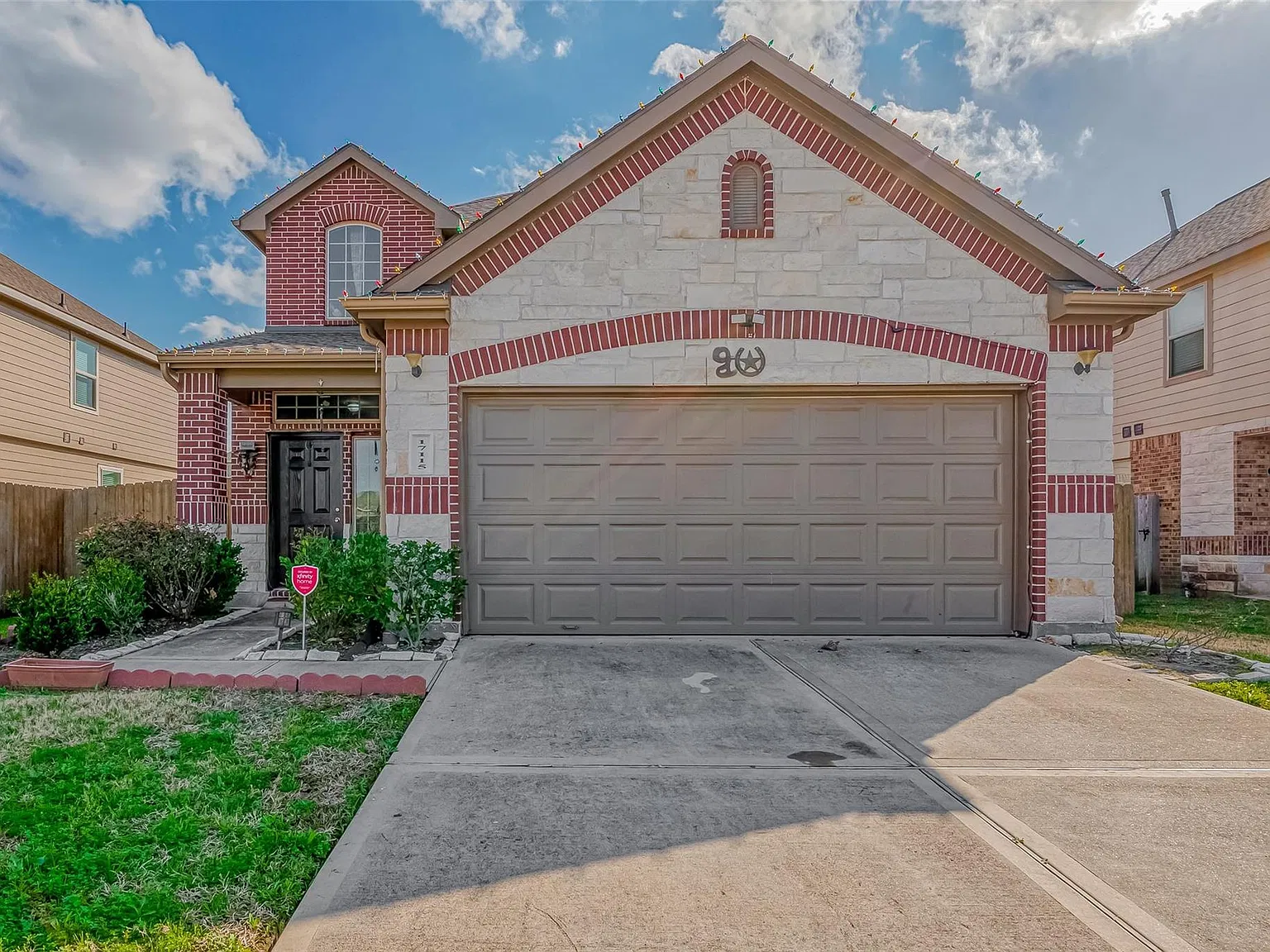 4 bed, 2.5 bath, 2850 sqft, $2,750 — Photo 1