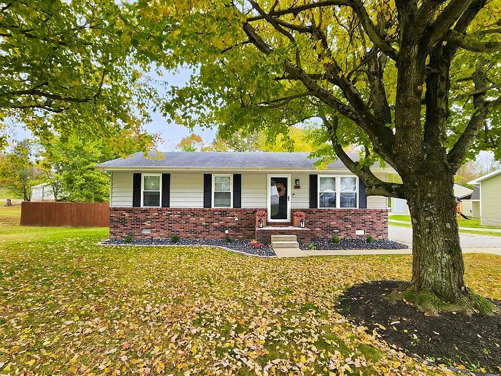 214 Hickory Hollow Dr photo 1