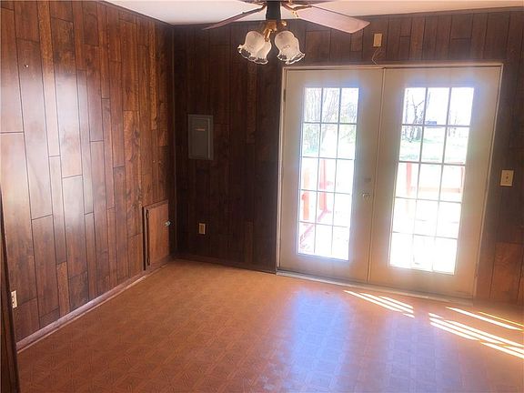 5th image of 3800 SE 26th St