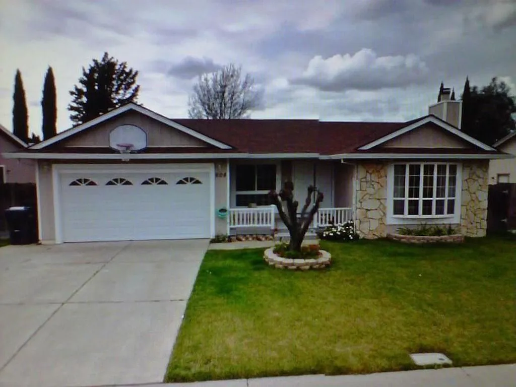 808 Canary Dr photo 1