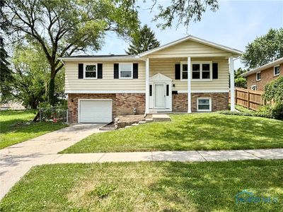 368 Crestway Dr, Oregon, OH, 43616